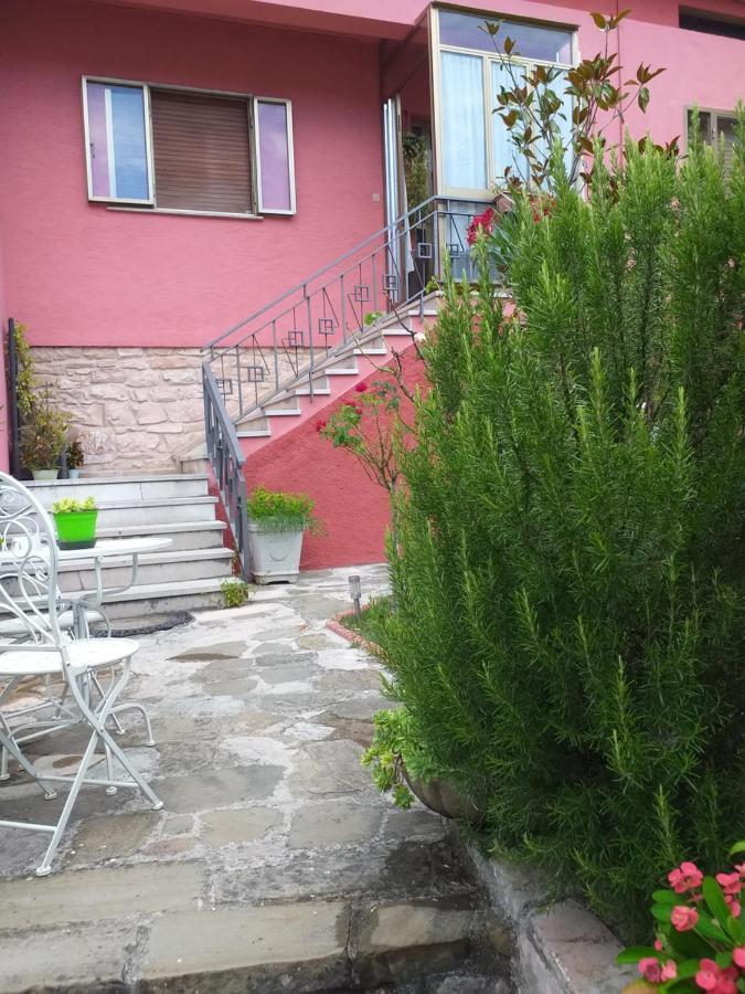 Bed&Breakfast La Rosa Rossa Bed and Breakfast Cagli Esterno foto